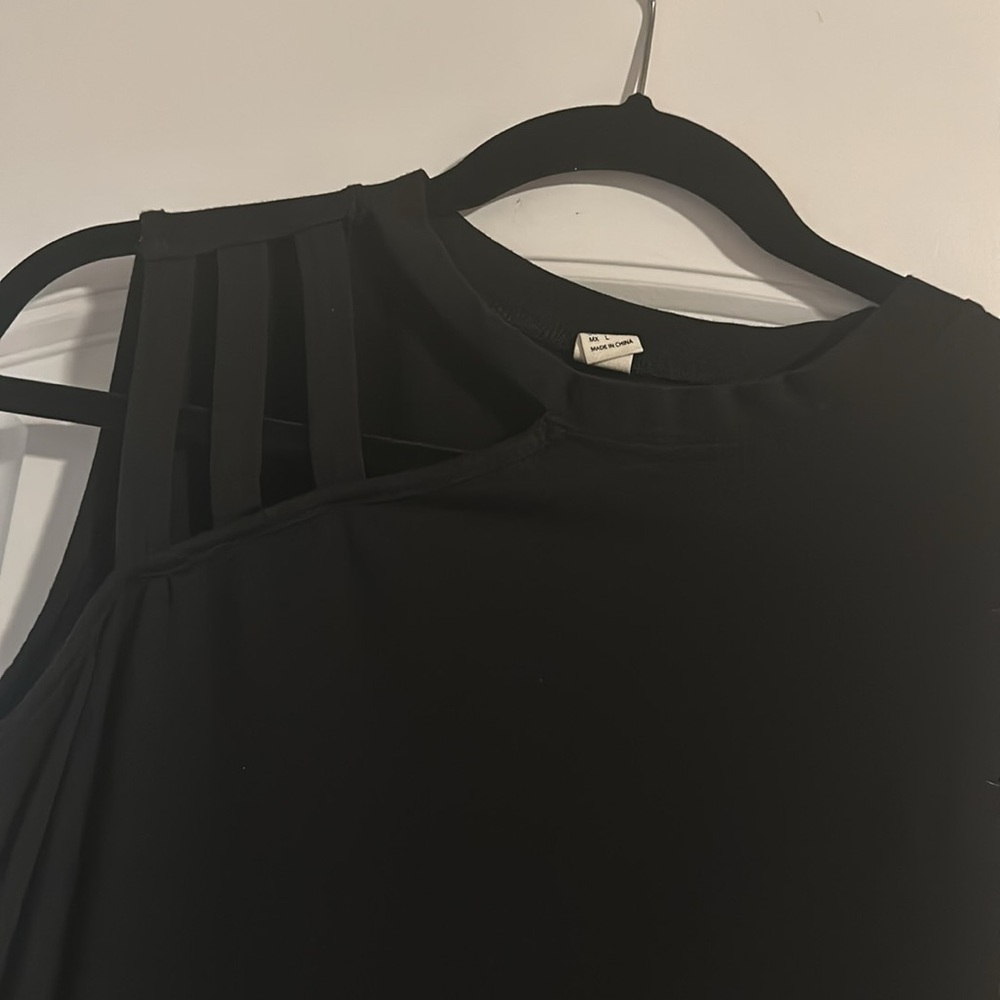 Cutout tee